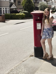 hot summer outfit post box
